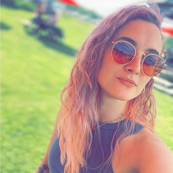 Meet your Posher, Annmarie 🖤 - Picture 4 of 9